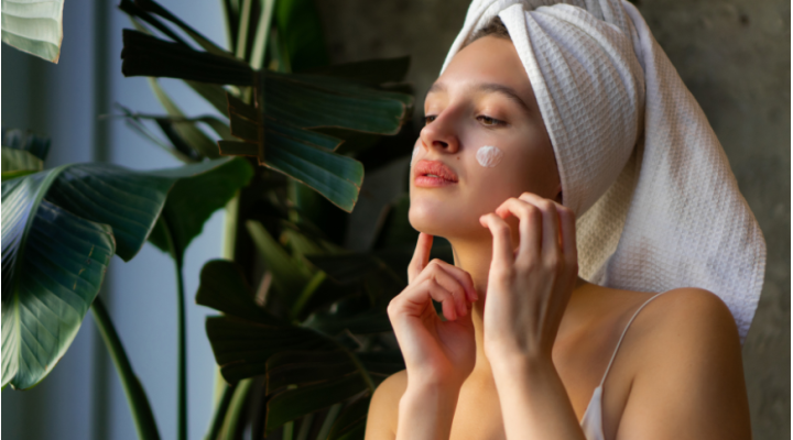 Guida all'hair care: come trattare i capelli grassi, i capelli secchi e i capelli ricci