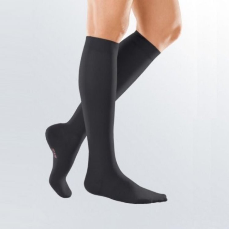 Medi Mediven Plus Gambaletto Compressione CCL1 Nero Punta Aperta Lungo Taglia 6 Medi Mediven Plus Gambaletto Compressione CCL1 Nero Punta Aperta Lungo Taglia 6