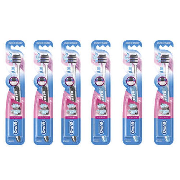 Oral-B Ultrathin Extra Morbido Spazzolino Manuale per Protezione Gengive